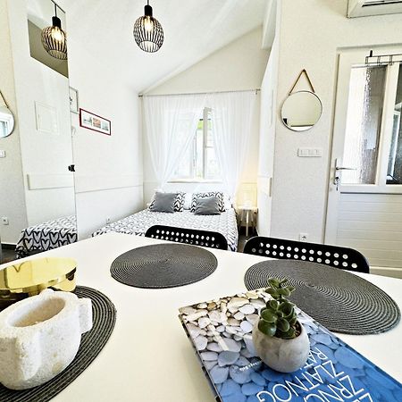 Studio Apartment Matoni Postira Ngoại thất bức ảnh